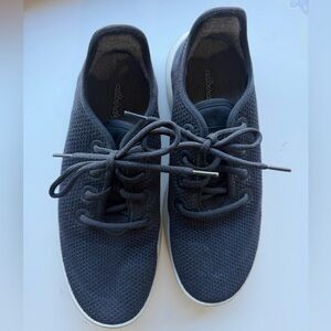 Allbirds Tree runners blue Men’s M 9 excellent condition worn once navy blue